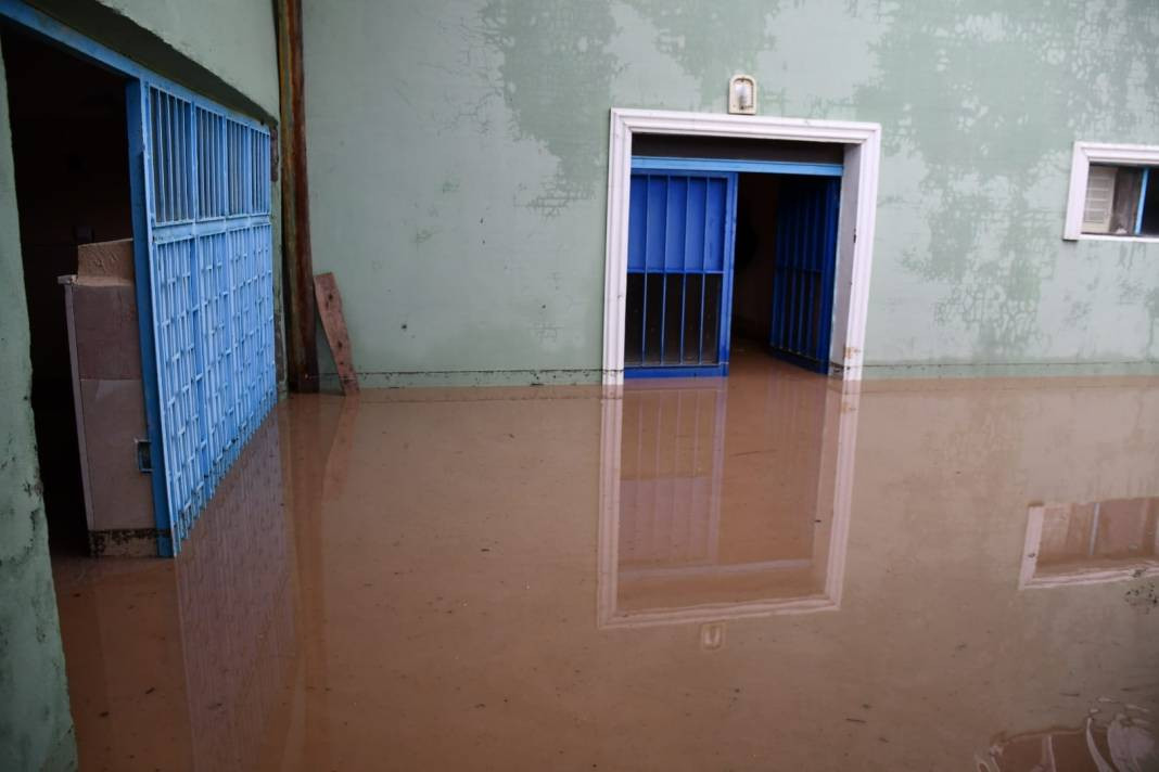 Giresun'u sağanak vurdu: Cadde, köy yolları ve tarım arazileri hasar gördü - Resim: 15